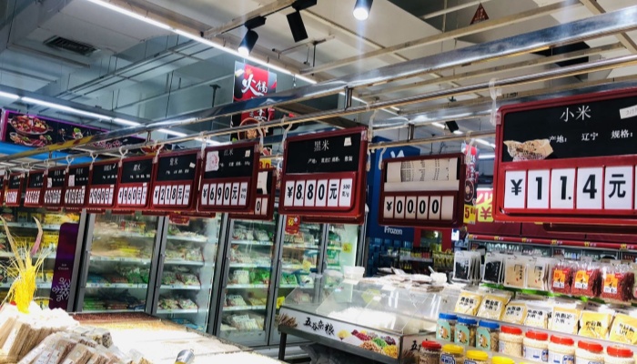 超市摆放的食品图片_副本.jpg